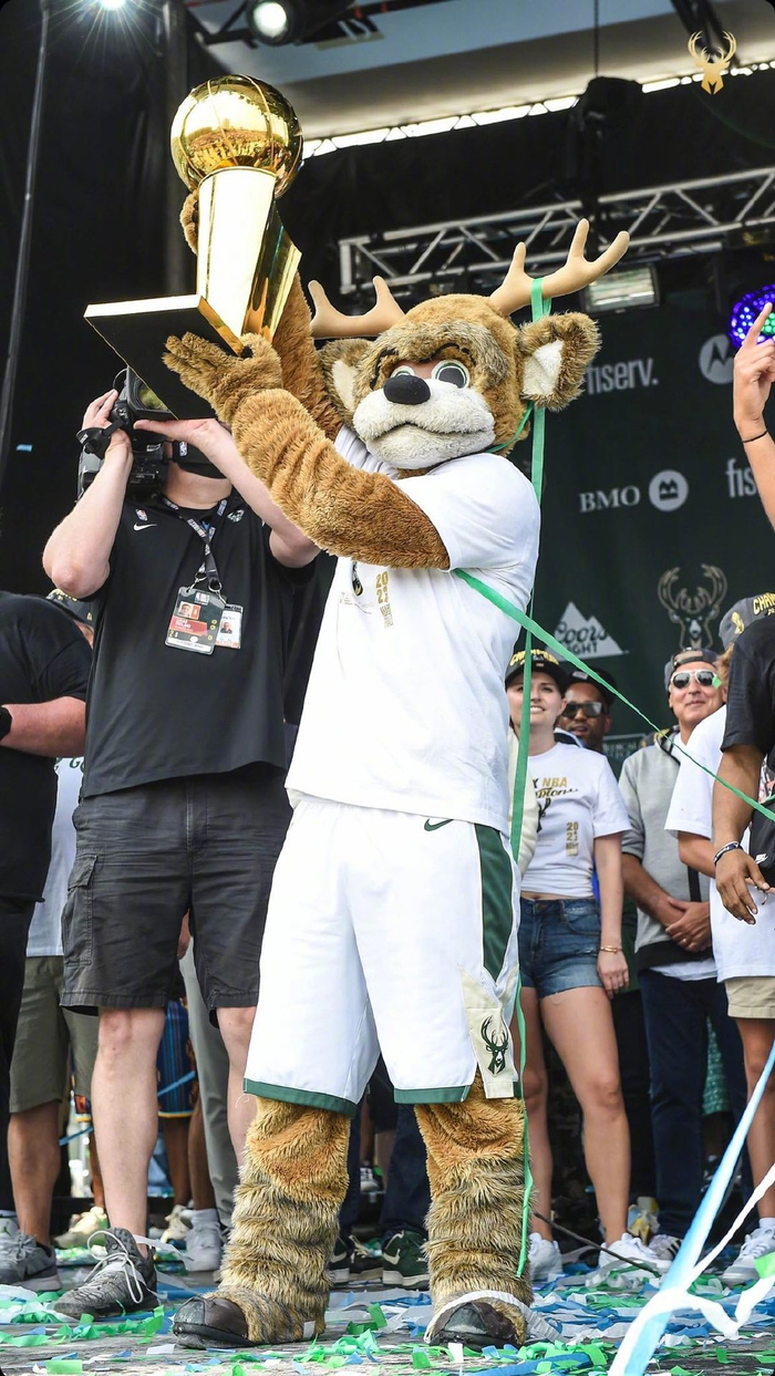 包含冲刺阶段突围战来临;密尔沃基雄鹿围绕社区盾迎来里程碑;赛场秩序良好;球队文化再被提及的词条 包含冲刺阶段突围战来临;密尔沃基雄鹿围绕社区盾迎来里程碑;赛场秩序良好;球队文化再被提及的词条