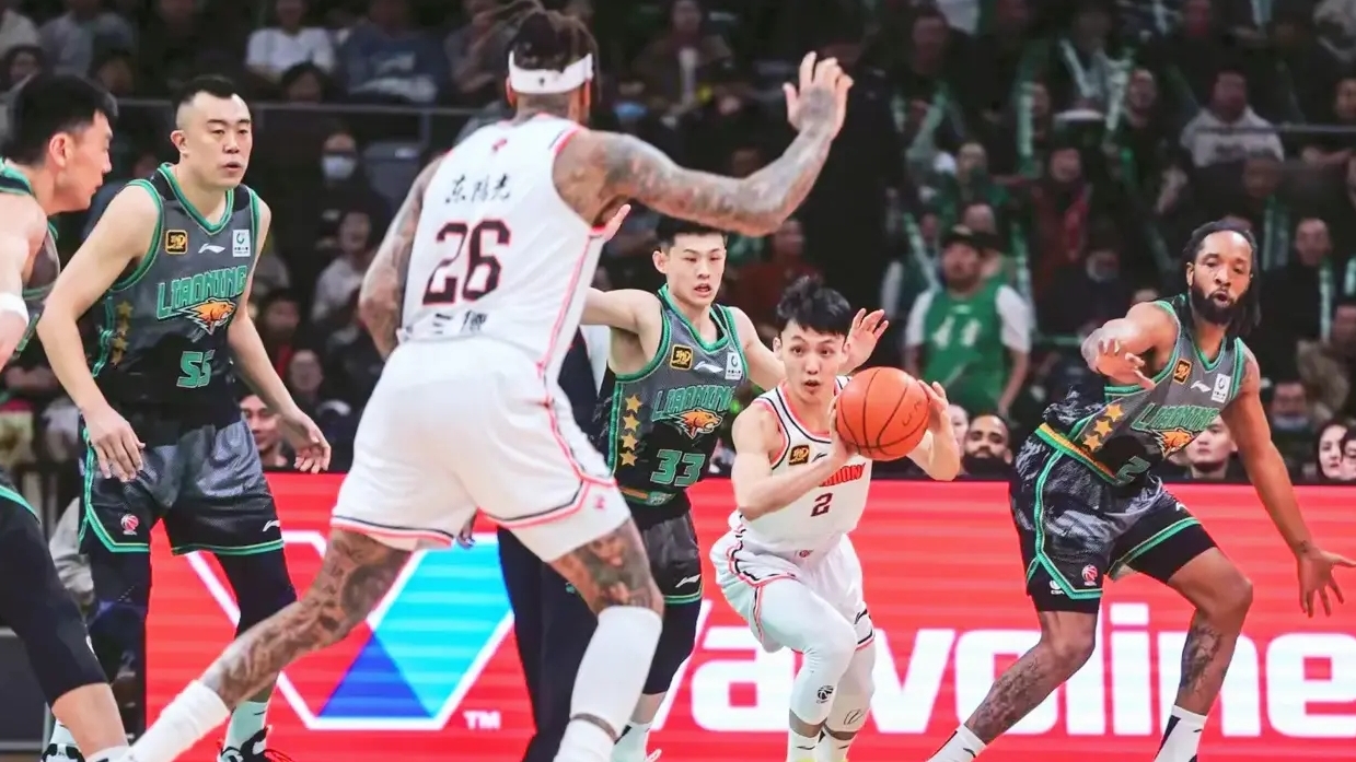 广厦男篮迎德甲关键赛；赛后完成体检；底气十足；细节决定成败