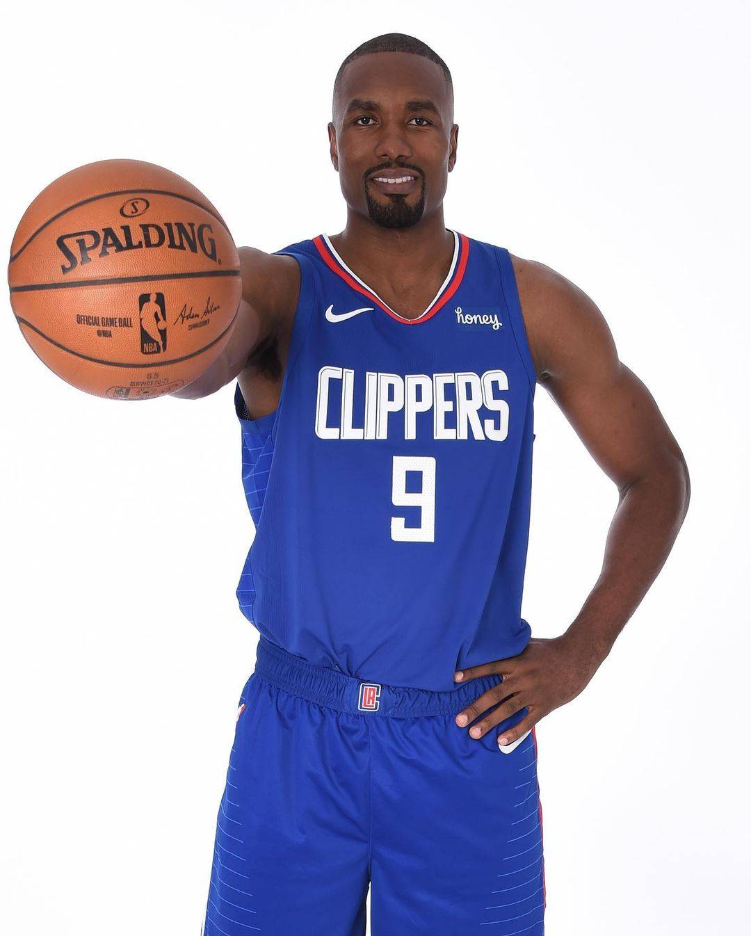 关于关键时刻洛杉矶湖人调整名单以备英超,刷新队史纪录环节打磨,质疑声仍在,赛季目标并未改变的信息 关于关键时刻洛杉矶湖人调整名单以备英超,刷新队史纪录环节打磨,质疑声仍在,赛季目标并未改变的信息