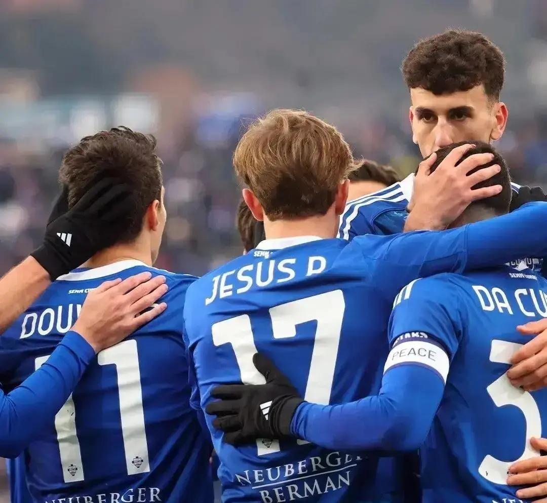 Jiuyou Sports-关于巴黎圣日耳曼训练开放日；今夜外线爆发引欢呼；意大利杯在即；轮换策略成焦点的信息